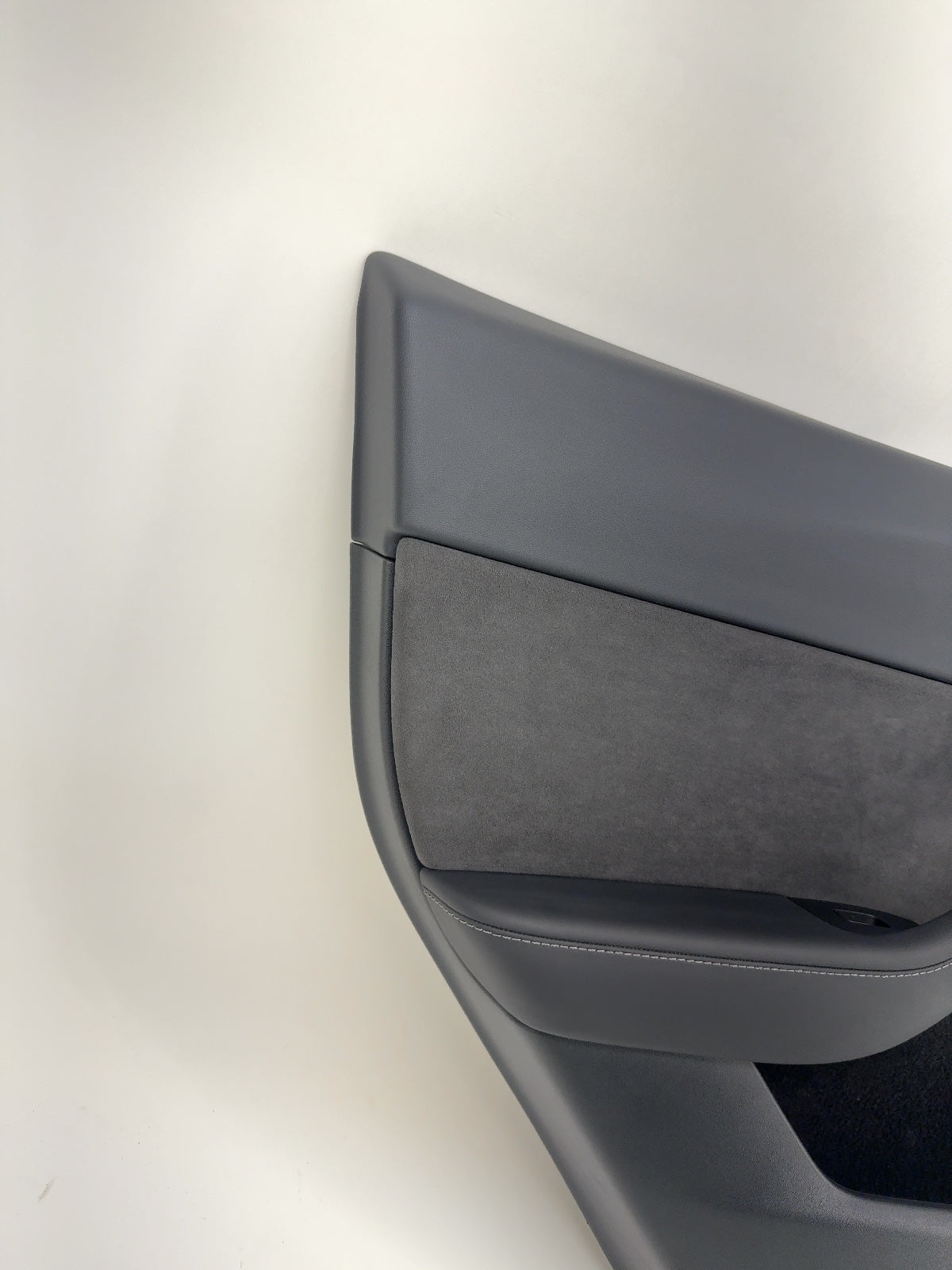 2023-2025 Tesla Model Y Rear Left Door Panel 1997296-00-D