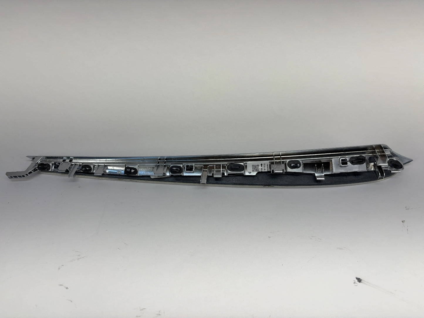2024 Tesla Model Y Front Left Door Trim White 1803118-00-B