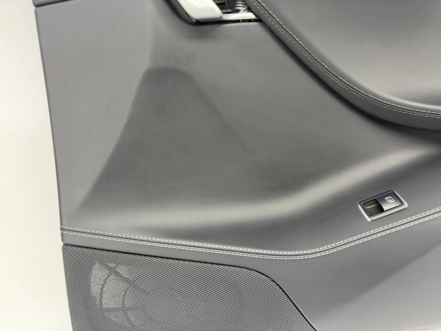 2019 Tesla Model S Front Right Door Panel 1007936-51-N