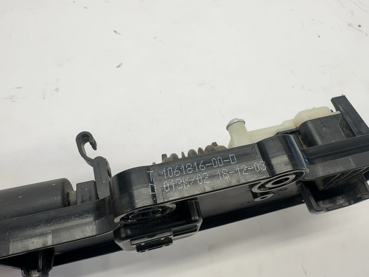2019 Tesla Model S Cable Hood Latch Secondary Release 1061816-00-D
