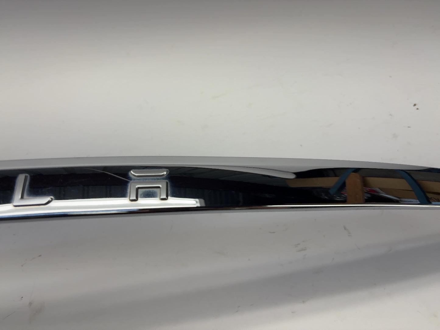 2019 Tesla Model S Liftgate Chrome Applique 1026649-00-E
