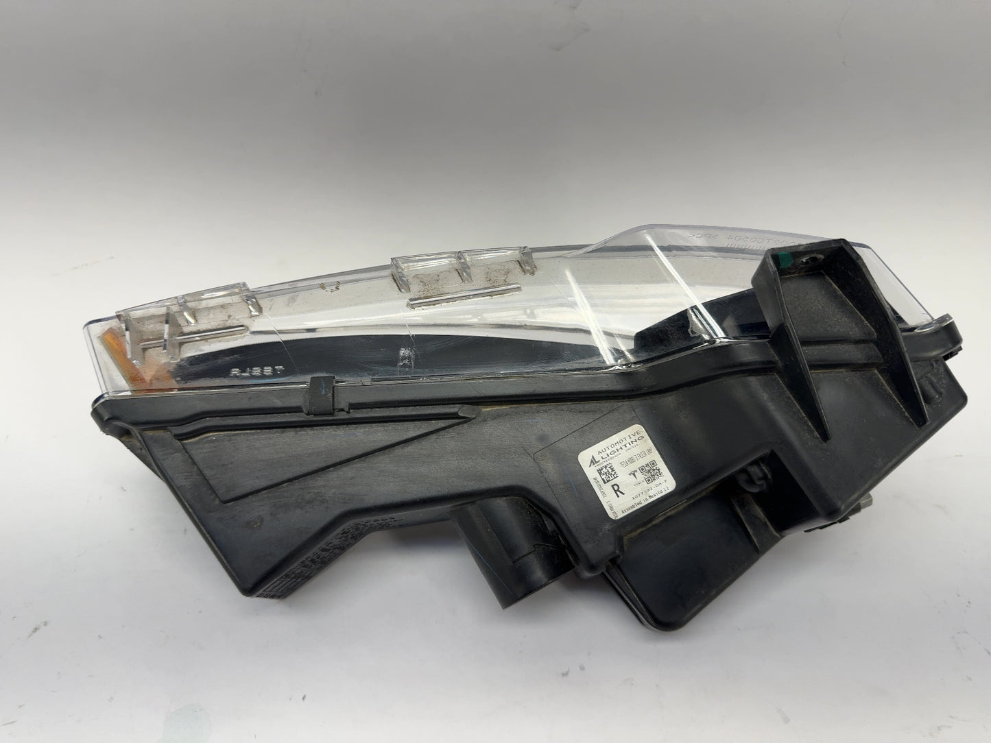 2021-2023 Tesla Model 3 Right Passenger Foglamp 1077392-00-F