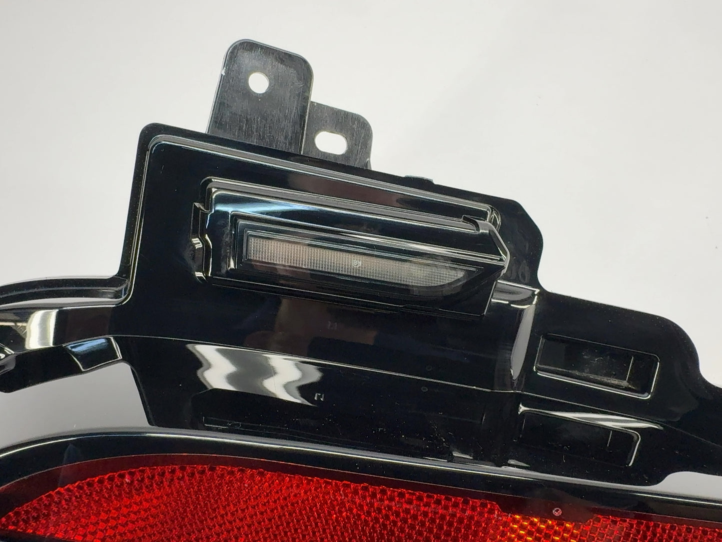 2025-2026 Tesla Model Y Juniper Rear Bumper Light Left 1979444-10-D