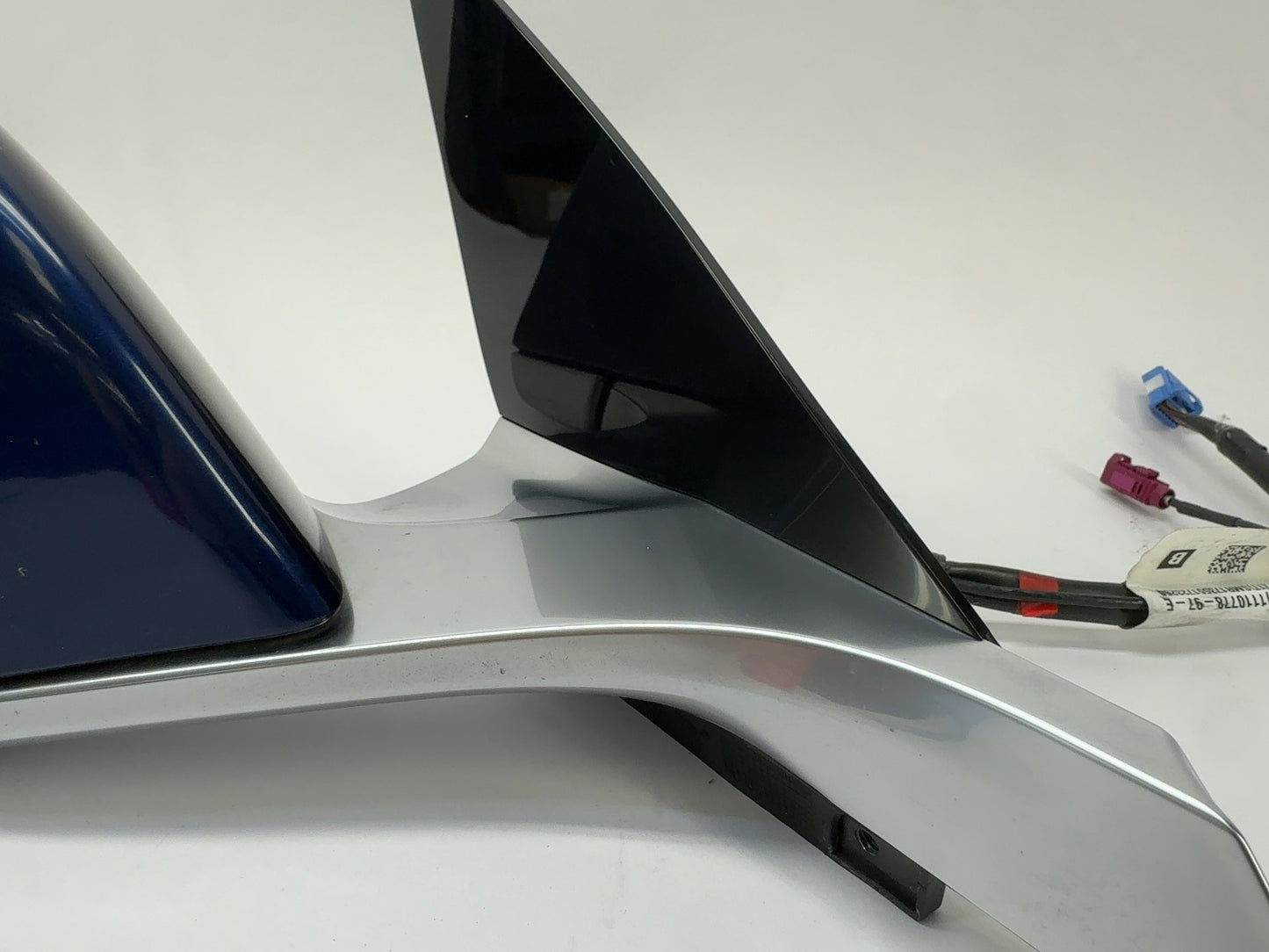 2017-2018 Tesla Model 3 Front Right Door Mirror Assembly 1110778-98-E