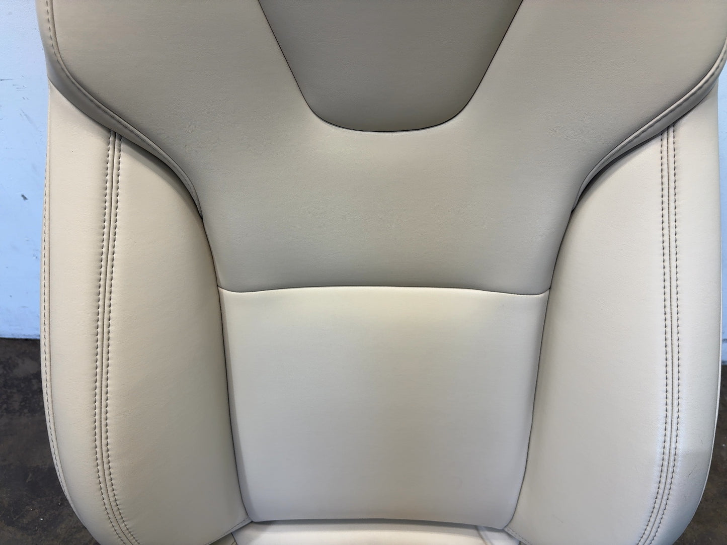 2020 Tesla Model X Front Right Seat Assembly Cream 3876524-03-A