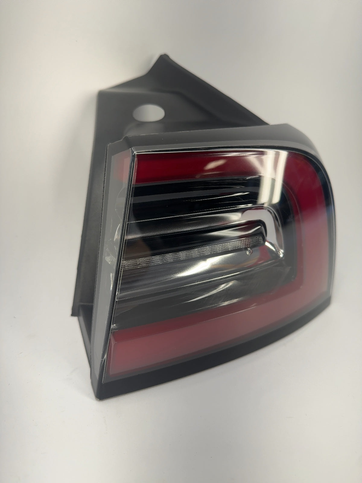 2021-2023 Tesla Model 3 Tail Lamp Rear Bodyside Right 1077398-00-H