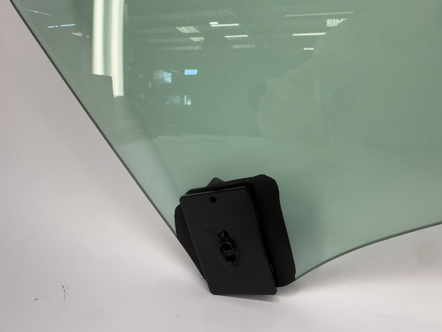 2021-2023 Tesla Model 3 Front Right Door Glass Laminated Note 1568569-00-C