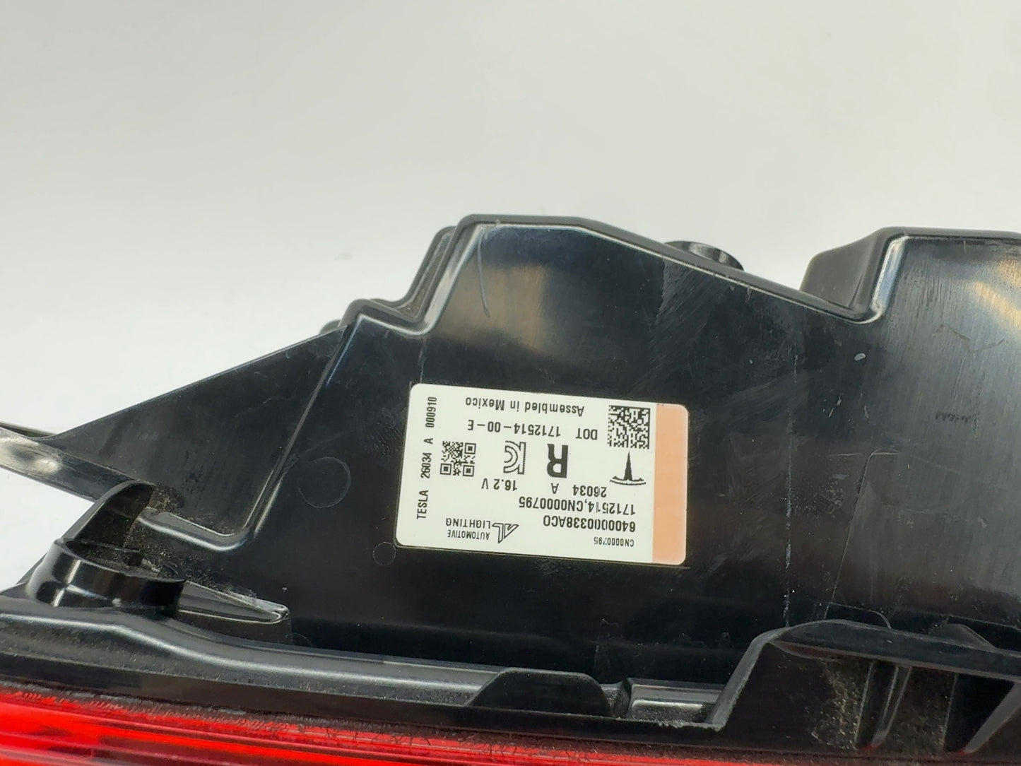 2025-2026 Tesla Model 3 Highland Rear Bumper Right Light 1712514-00-E