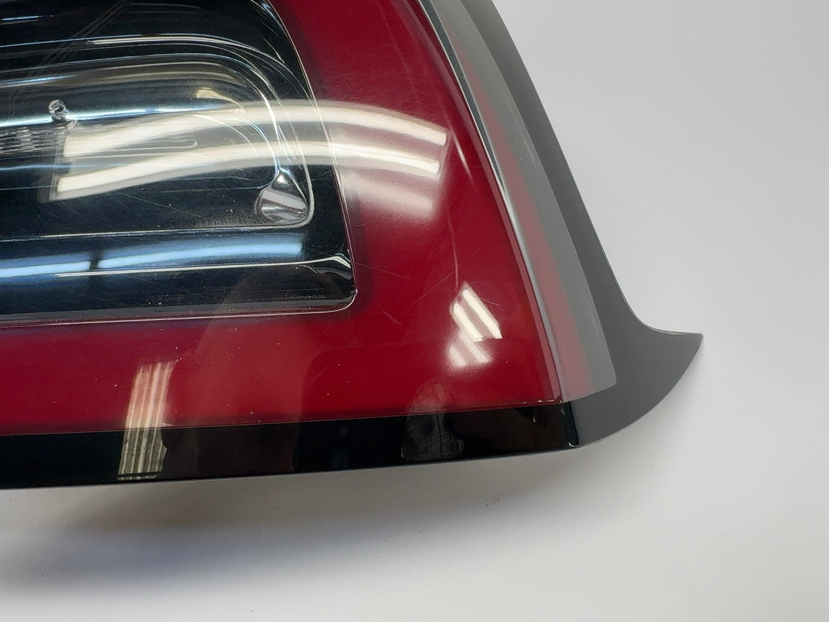 2021-2023 Tesla Model 3 Tail Lamp Rear Bodyside Right 1077398-00-H