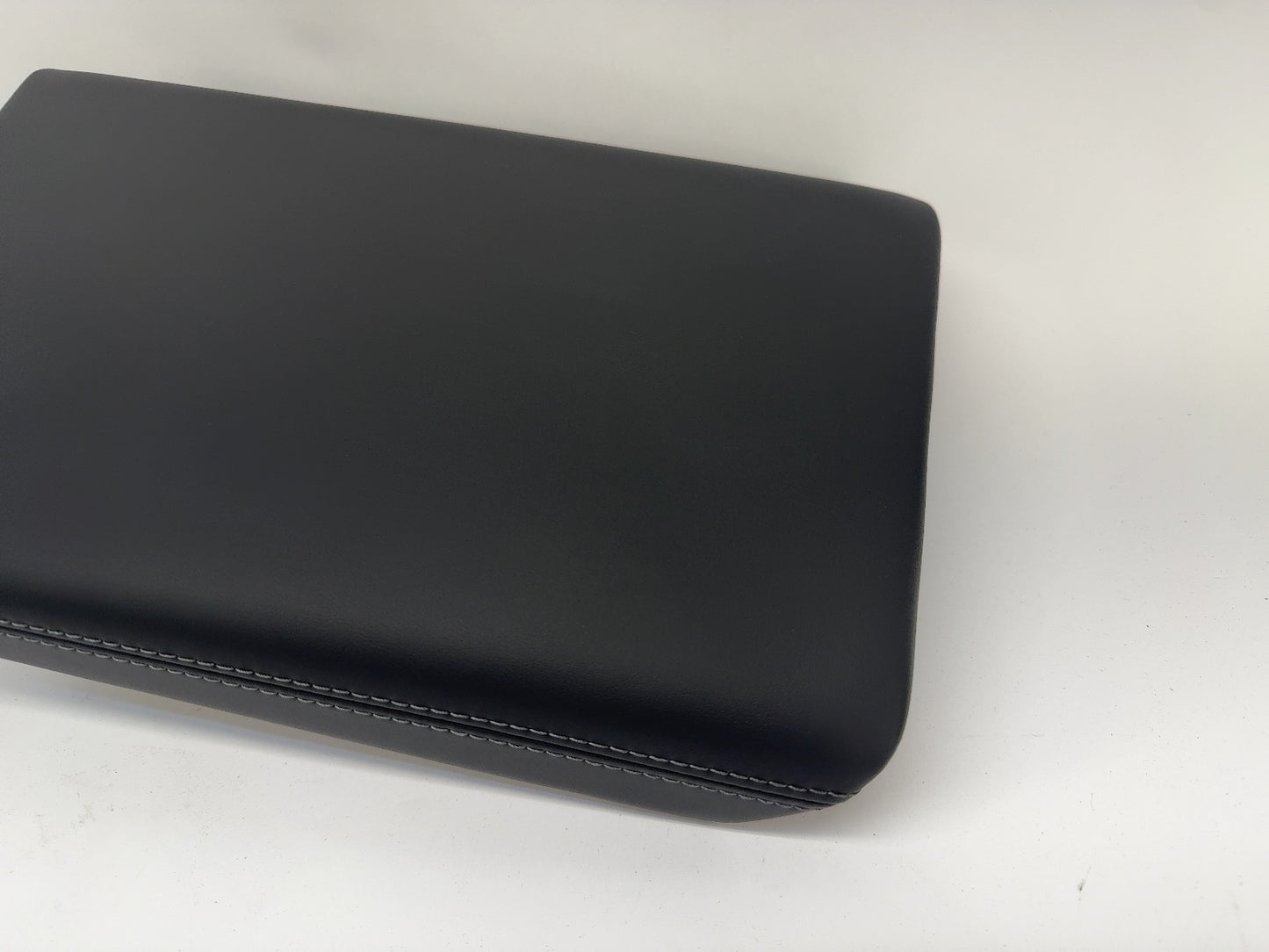 2025-2026 Tesla Model 3 Highland Center Console Armrest 1714422-24-G