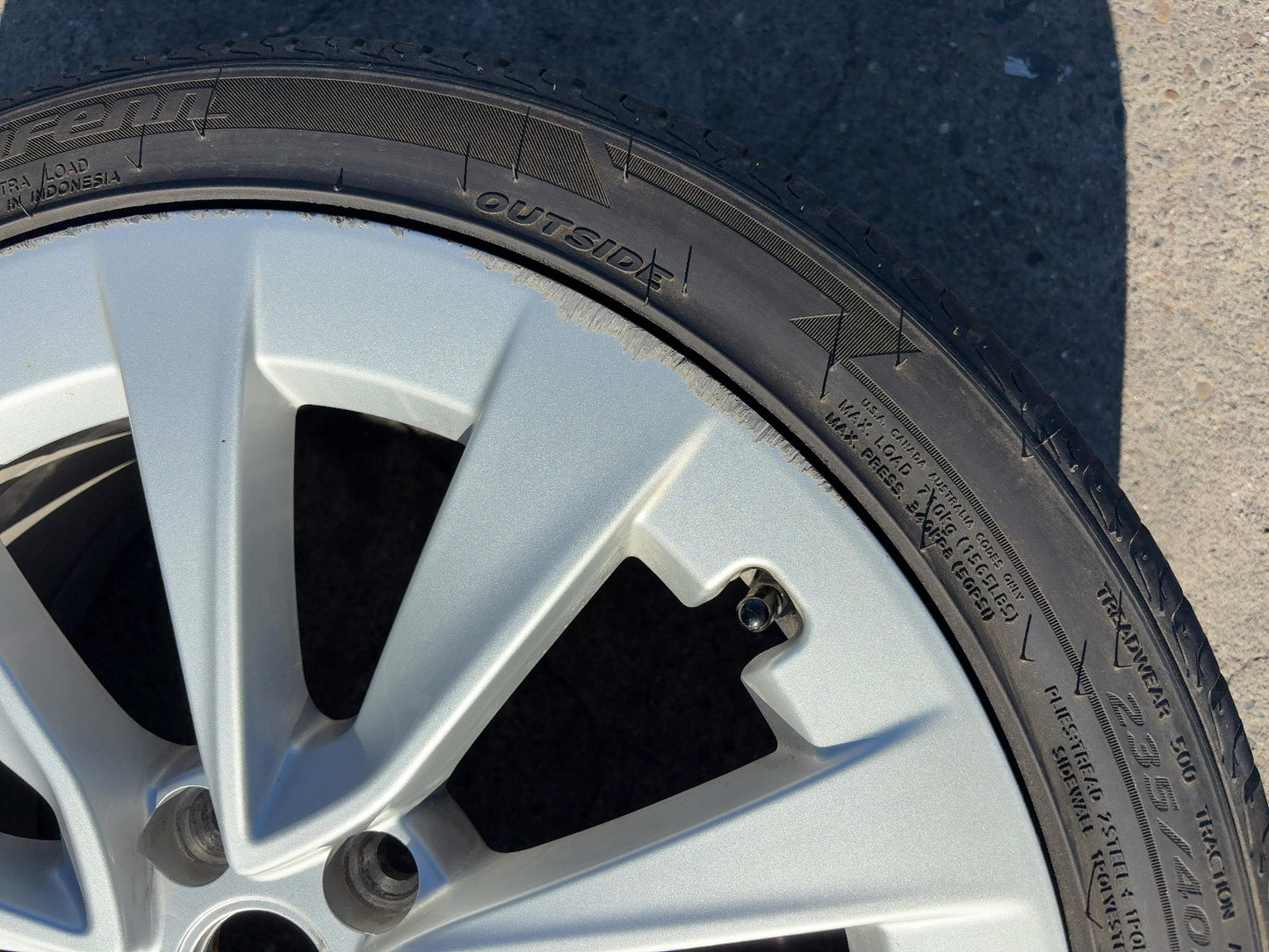 2017-2023 Tesla Model 3 Laufenn - S Fit A/s 235/40r19 Wheel 1234264-00-A