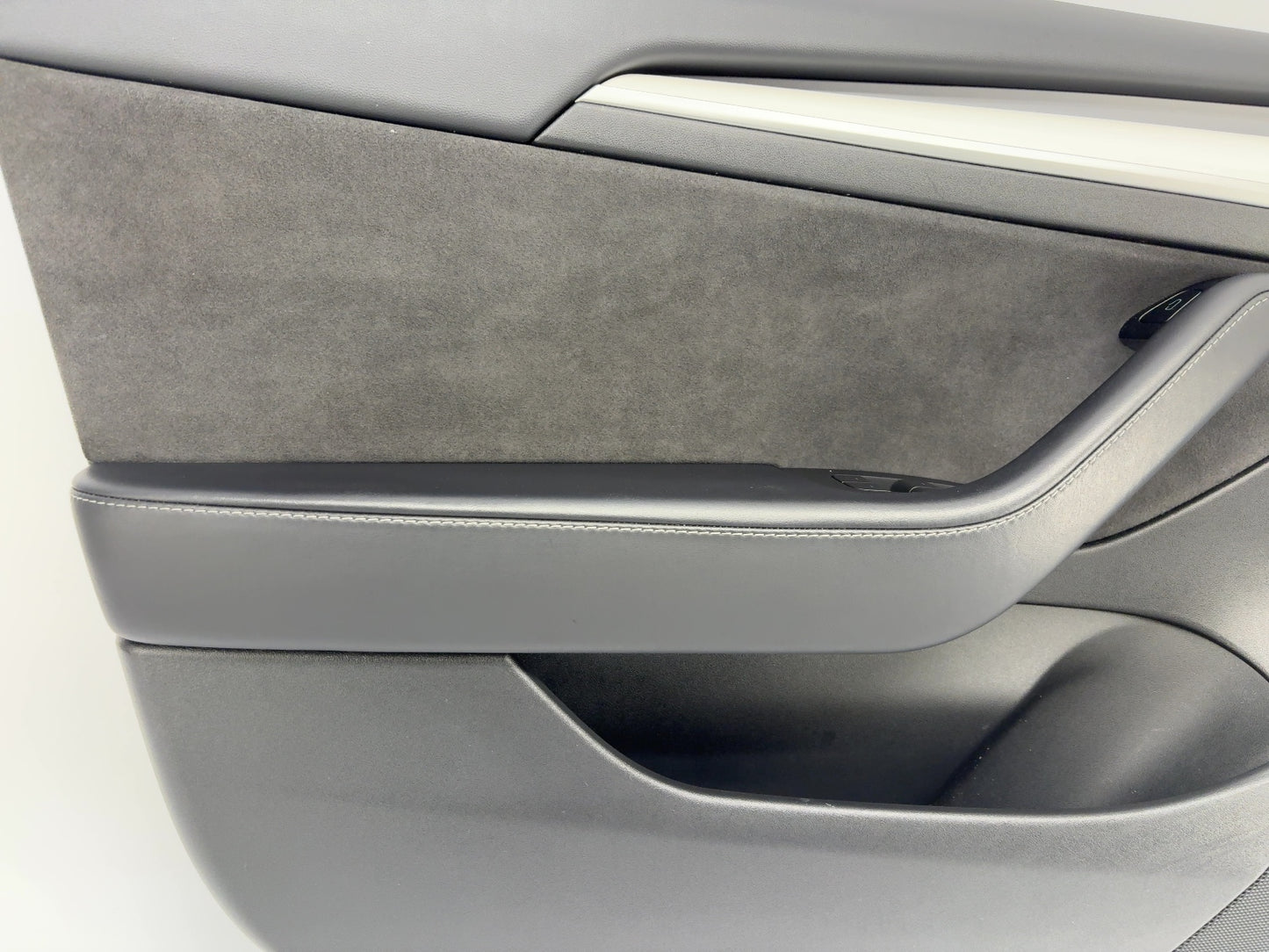 2021-2023 Tesla Model 3 Front Left Door Panel 1588126-01-D
