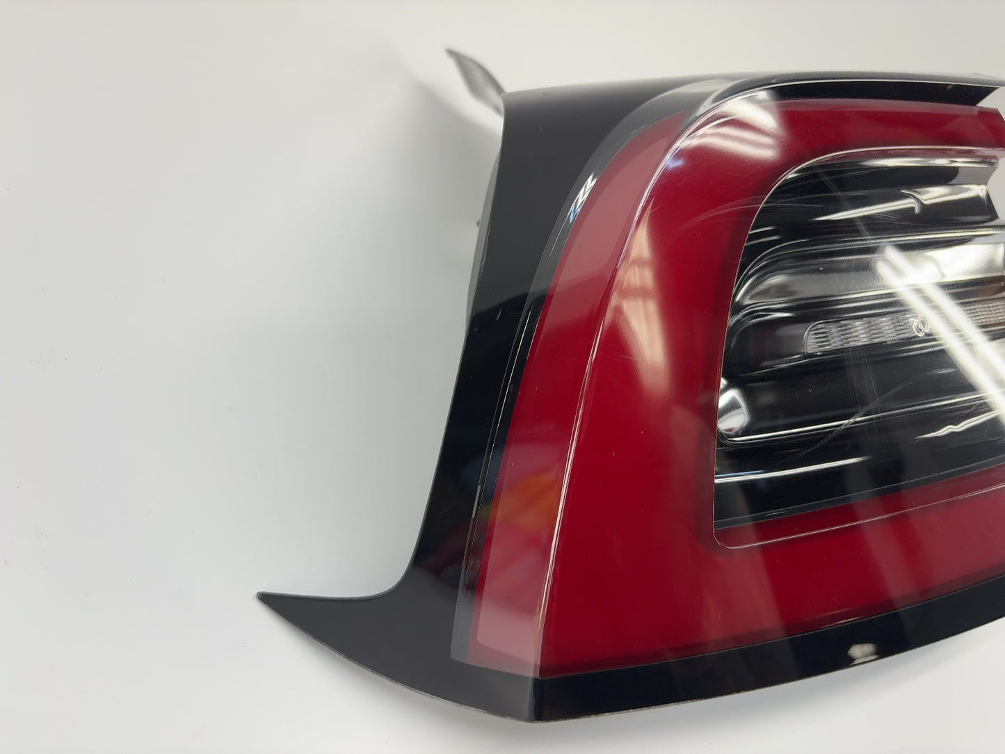 2021-2023 Tesla Model 3 Tail Lamp Rear Bodyside Left 1077397-00-H