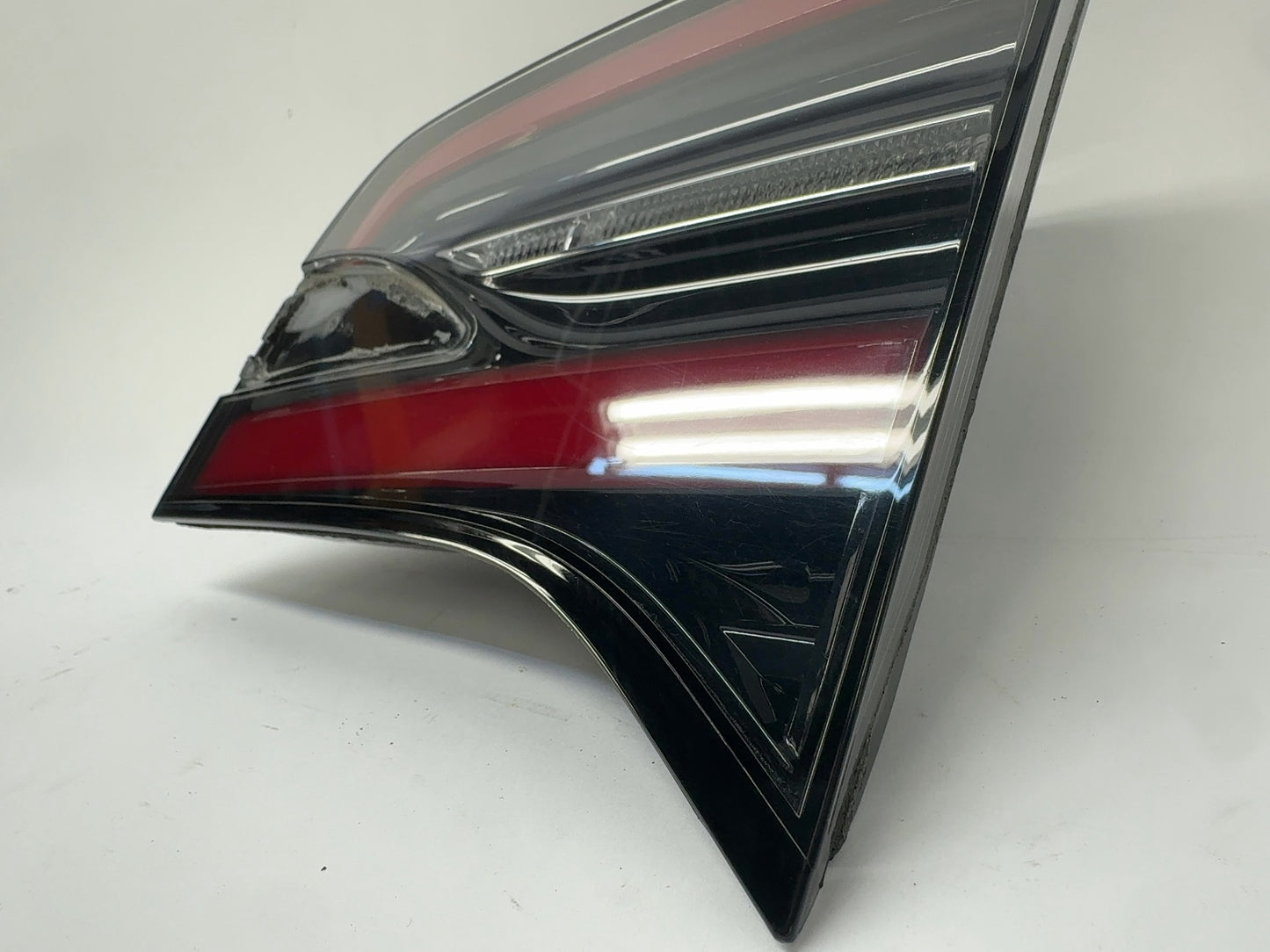 2018 Tesla Model X Tail Lamp Liftgate Right 1034337-00-B