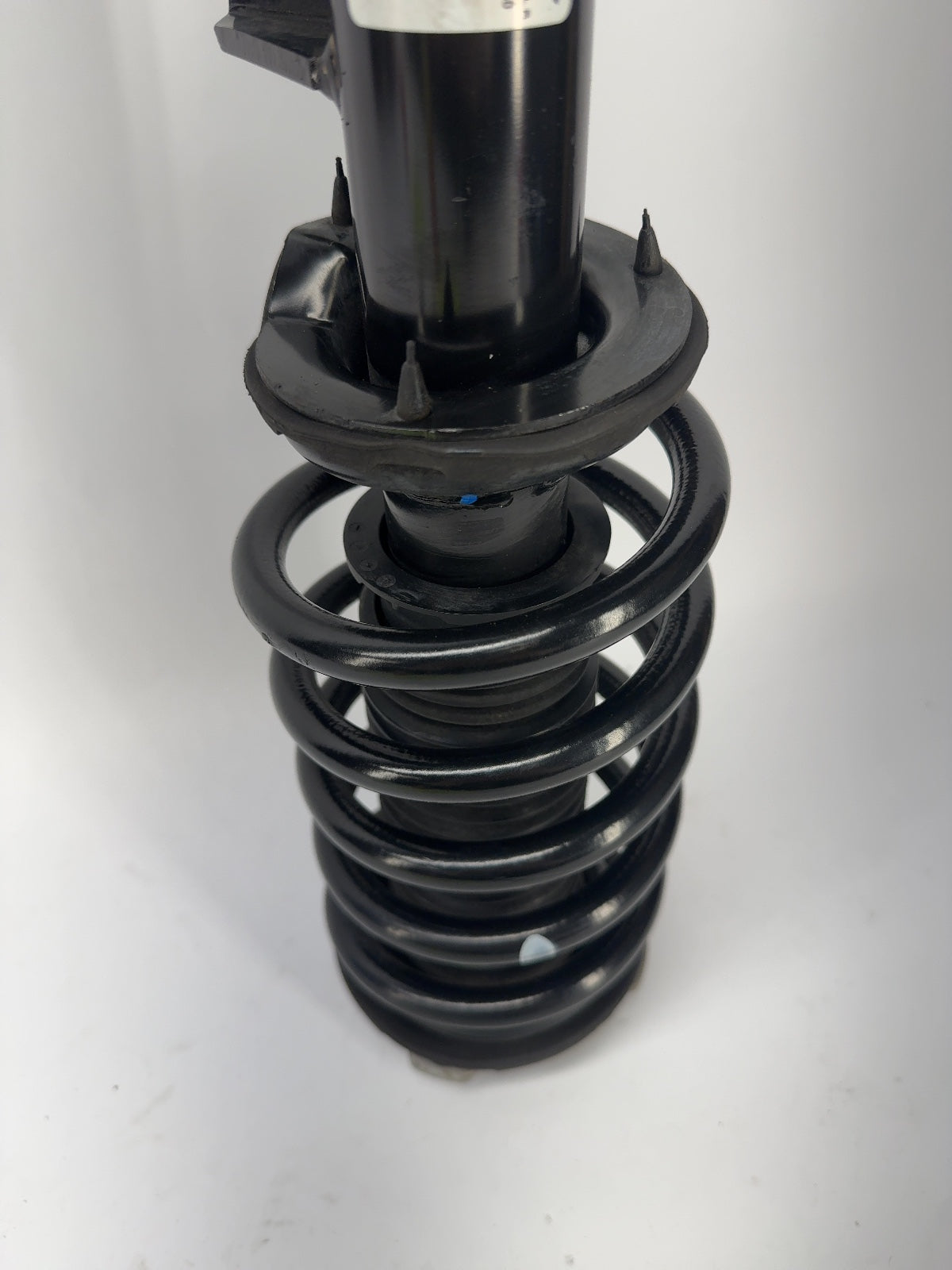 2018 Tesla Model 3 Front Left Strut Absorber 1044090-00-A