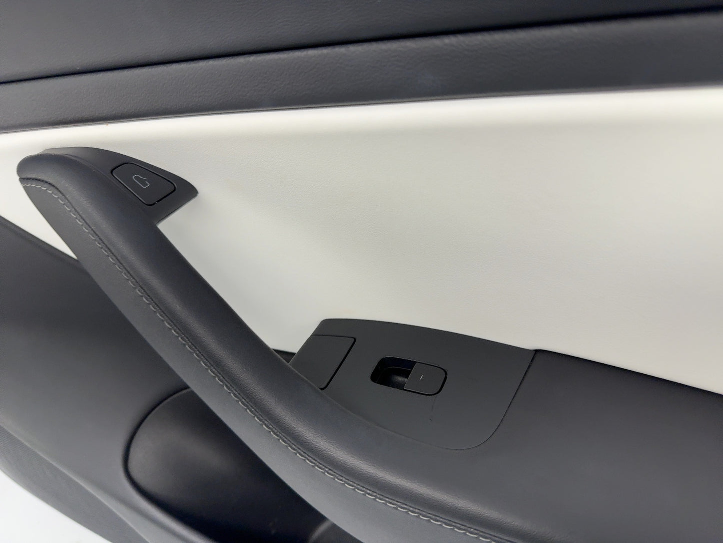 2021 Tesla Model 3 Front Right Door Panel White Trim 1090411-04-M