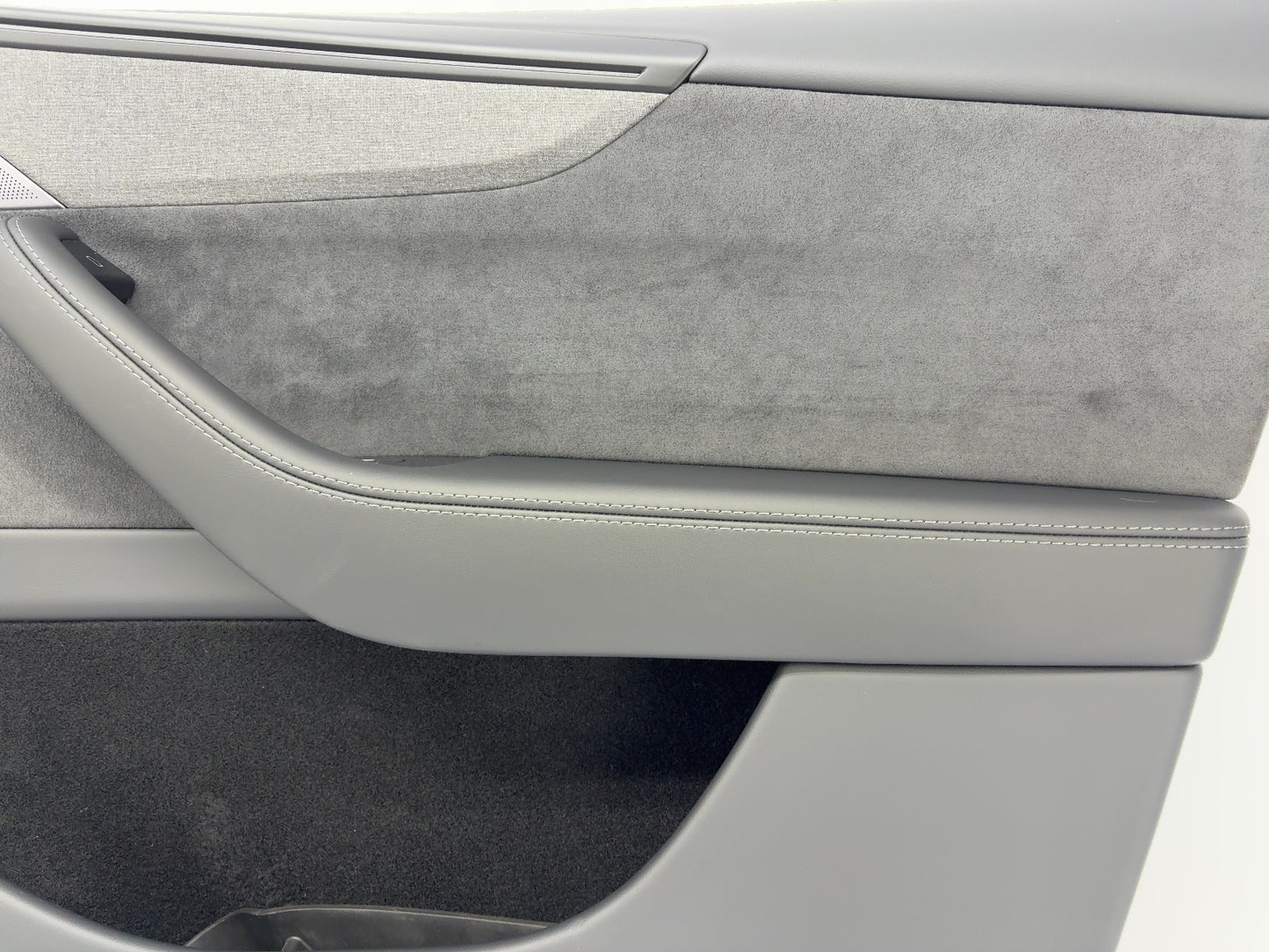 2026 Tesla Model Y Juniper Front Right Door Panel 3643295-51-G