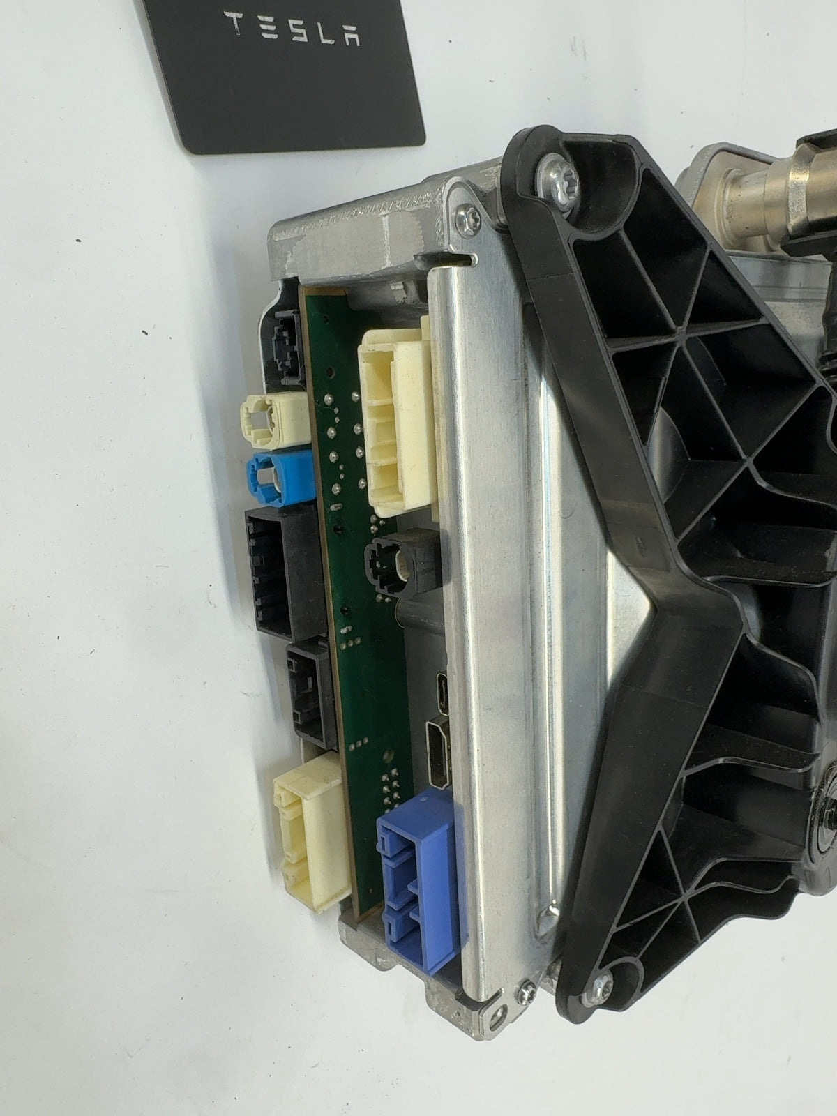 2023 Tesla Model 3 Car Computer With Security Module 1681271-00-K