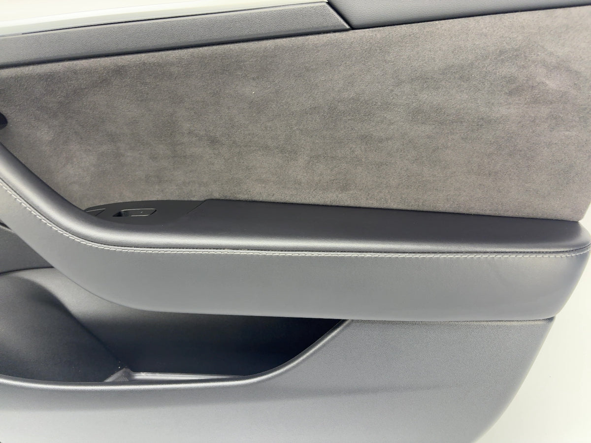 2023 Tesla Model 3 Front Right Door Panel 1761296-01-D