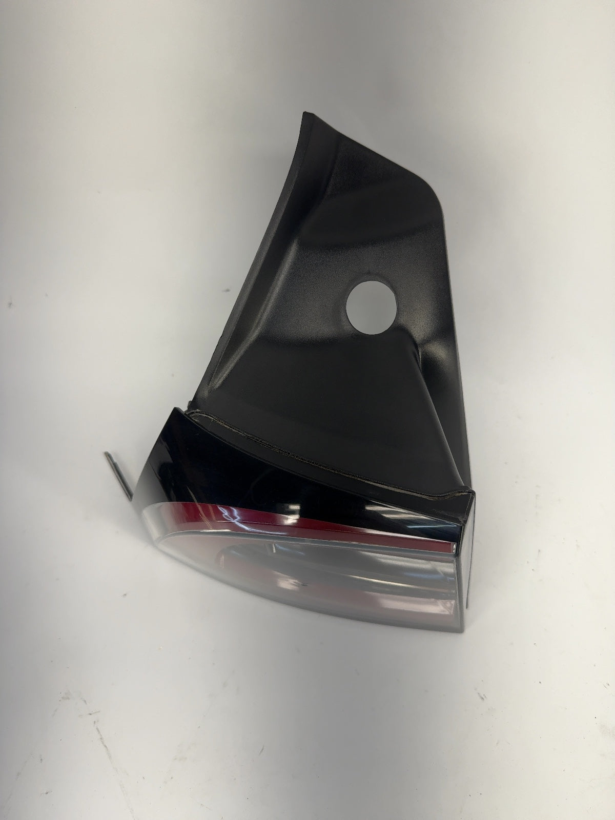 2019-2021 Tesla Model 3 Tail Lamp Rear Bodyside Left 1077397-00-G
