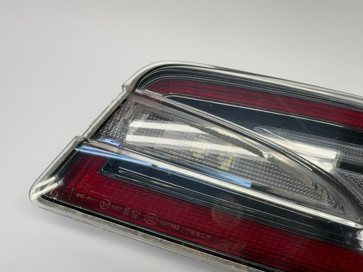 2015-2017 Tesla Model S Liftgate Tail Lamp Right 6005924-00-D