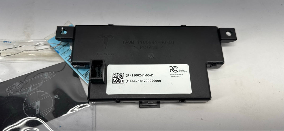 2018 Tesla Model 3 Car Computer With Security Module 1098058-00-J
