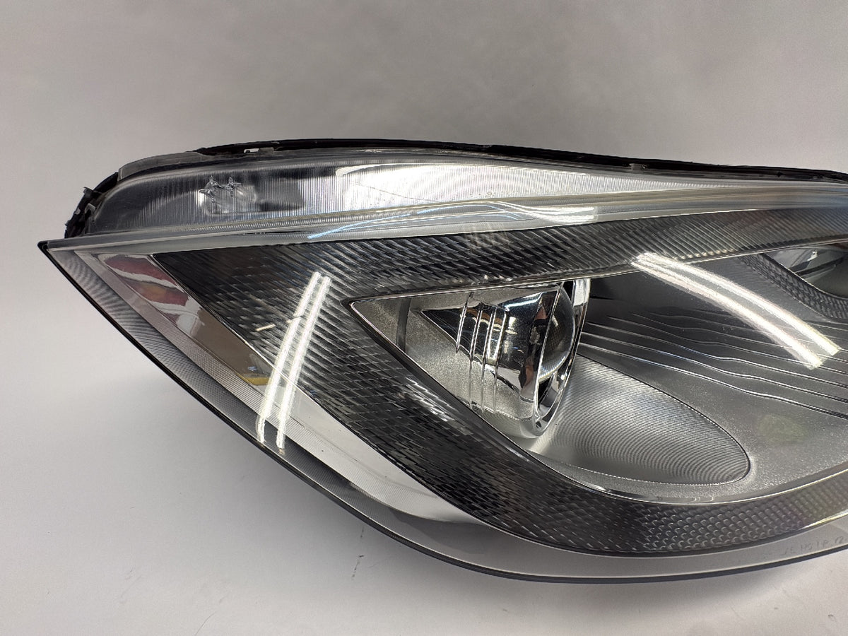 2013 Tesla Model S Right Headlamp 6005907-00-C