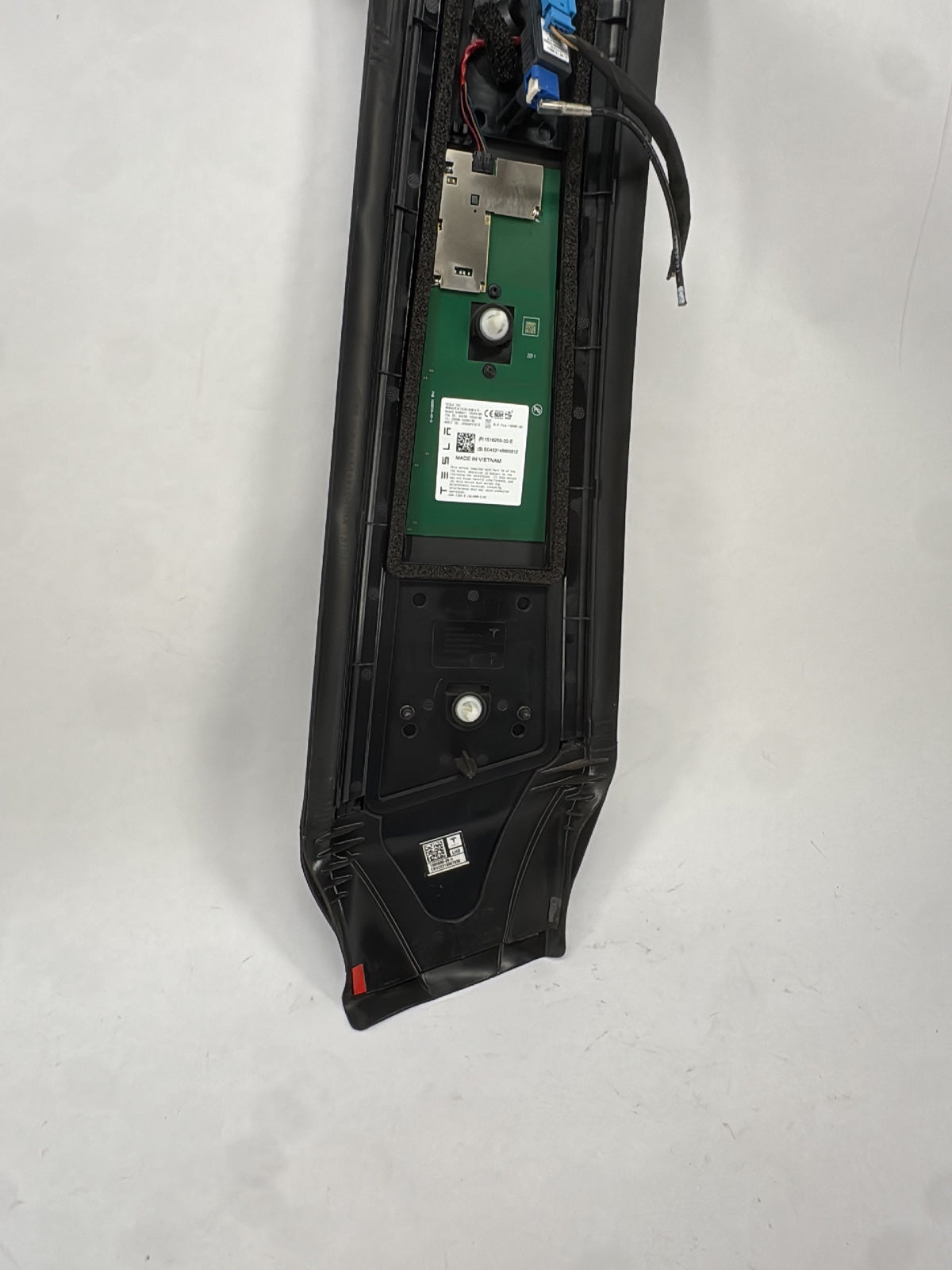 2021-2023 Tesla Model Y B Pillar Glass W Camera Right 1506886-00-H