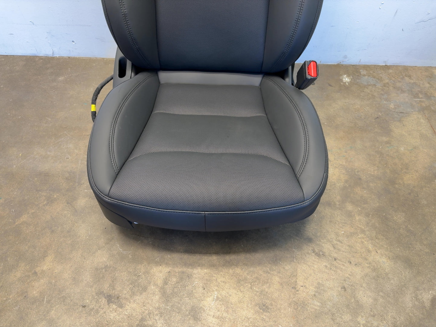 2025 Tesla Model 3 Highland Front Right Passenger Seat Assembly Black 7754324-01-B