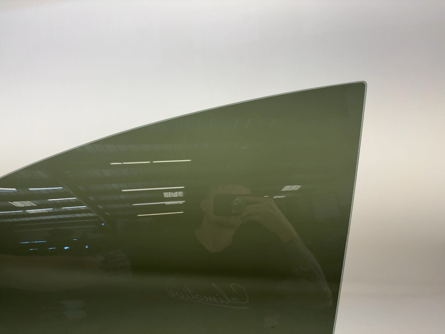 2022-2023 Tesla Model Y Front Left Door Glass Laminated 1582616-00-B