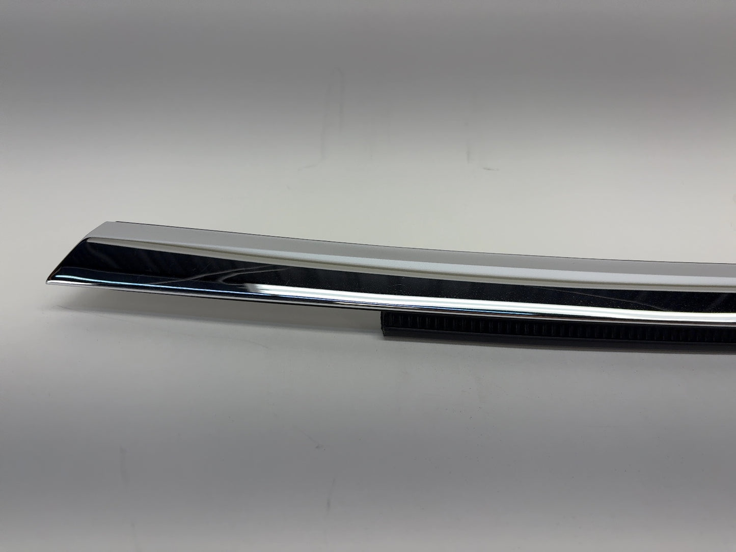 2015 Tesla Model S Rear Right Exterior Door Belt Molding 1038396-80-A