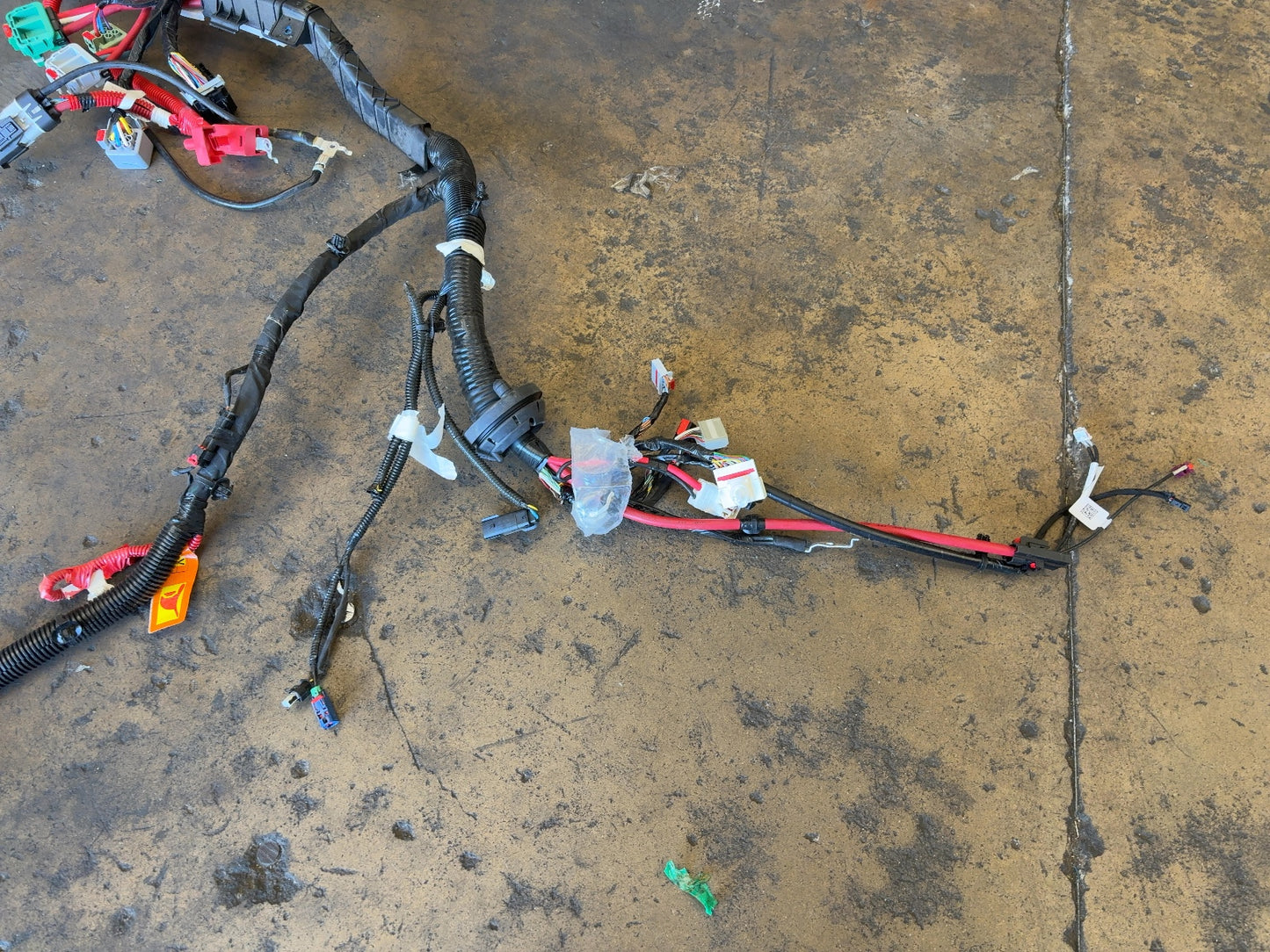 2026 Tesla Model Y Juniper Front Body Harness With A Few Cuts 1933901-90-D