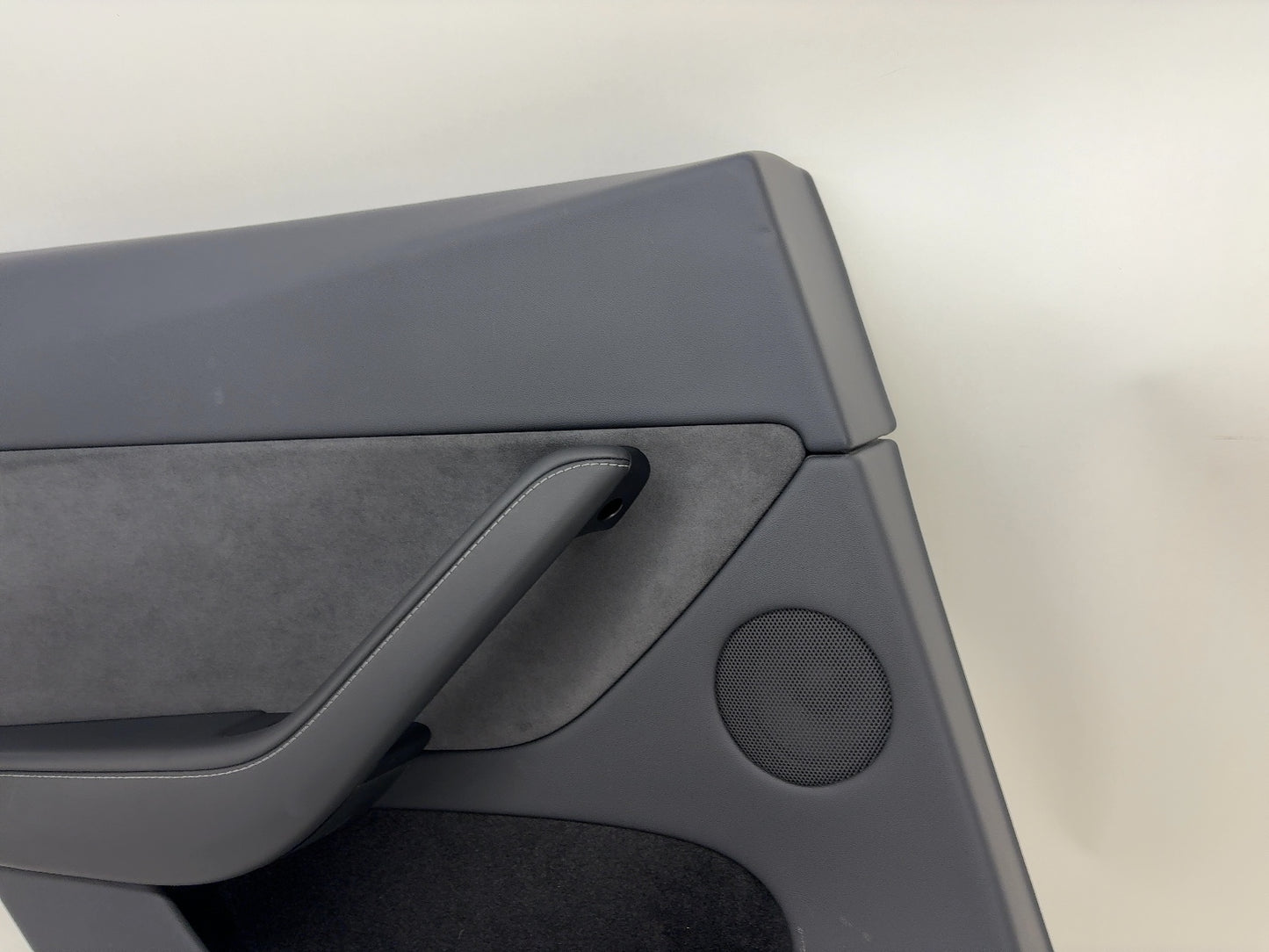 2023-2025 Tesla Model Y Rear Left Door Panel 1997296-00-D