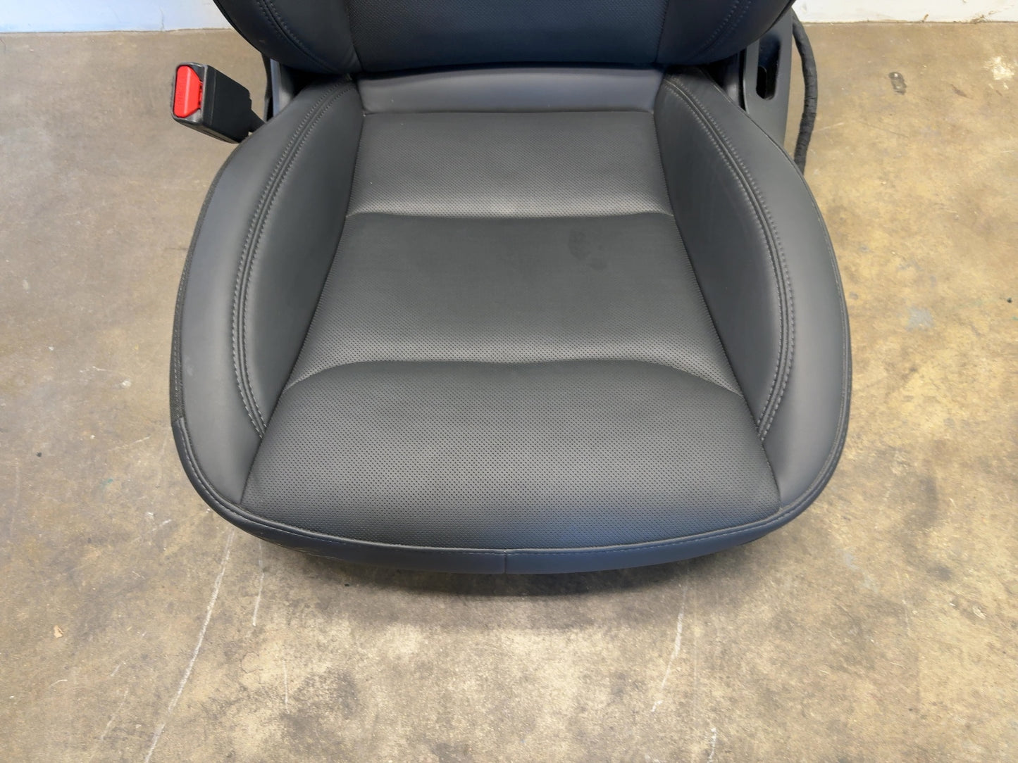 2025 Tesla Model 3 Highland Front Left Seat Assembly 7754322-01-C