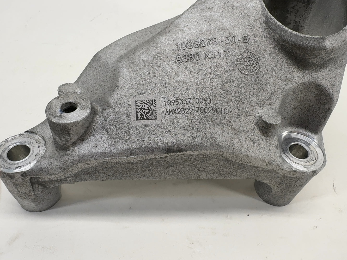 2023 Tesla Model Y Rear Drive Unit Left Hand Mount 1095337-00-D