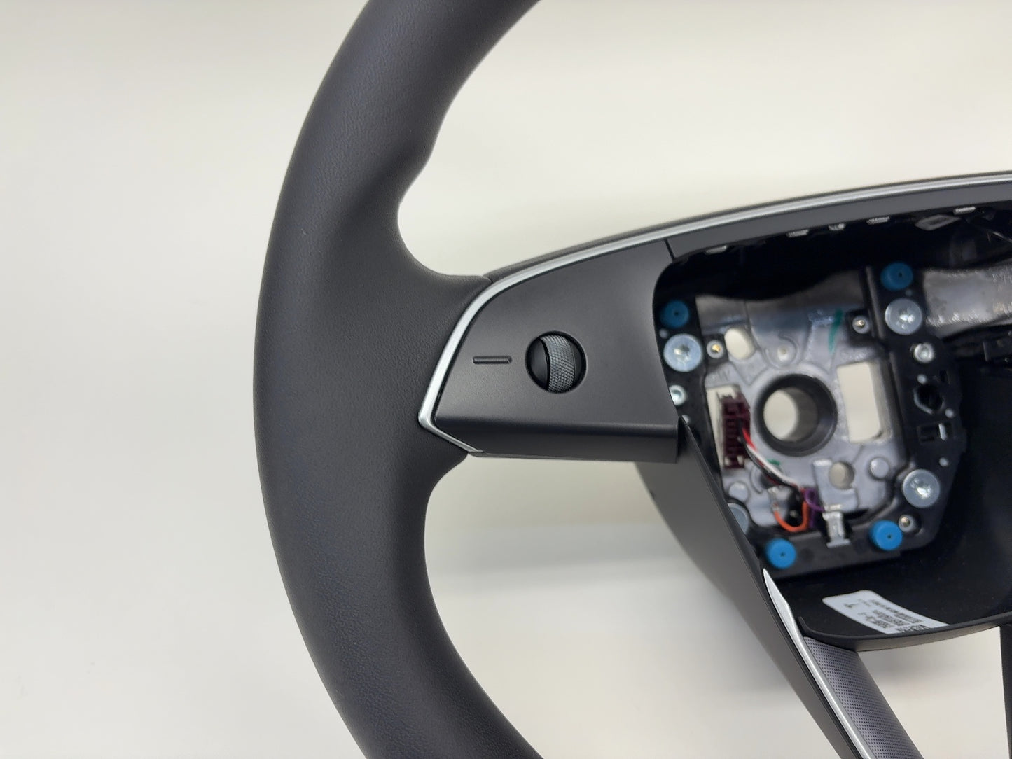 2025 Tesla Model 3 Highland Steering Wheel Pur Leather 1735339-00-G