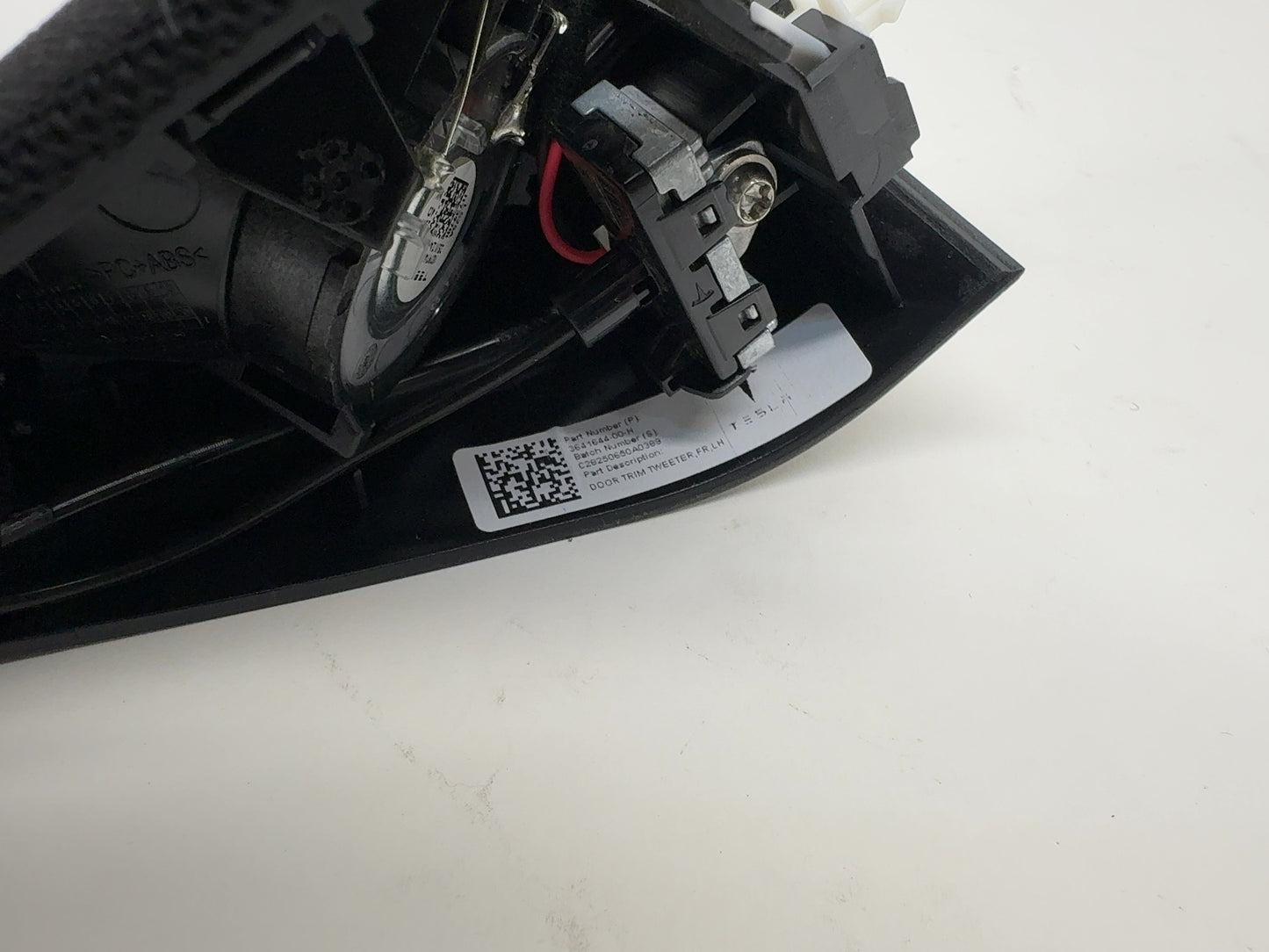 2026 Tesla Model Y Juniper Door Trim Tweeter Front Left 3641644-00-H