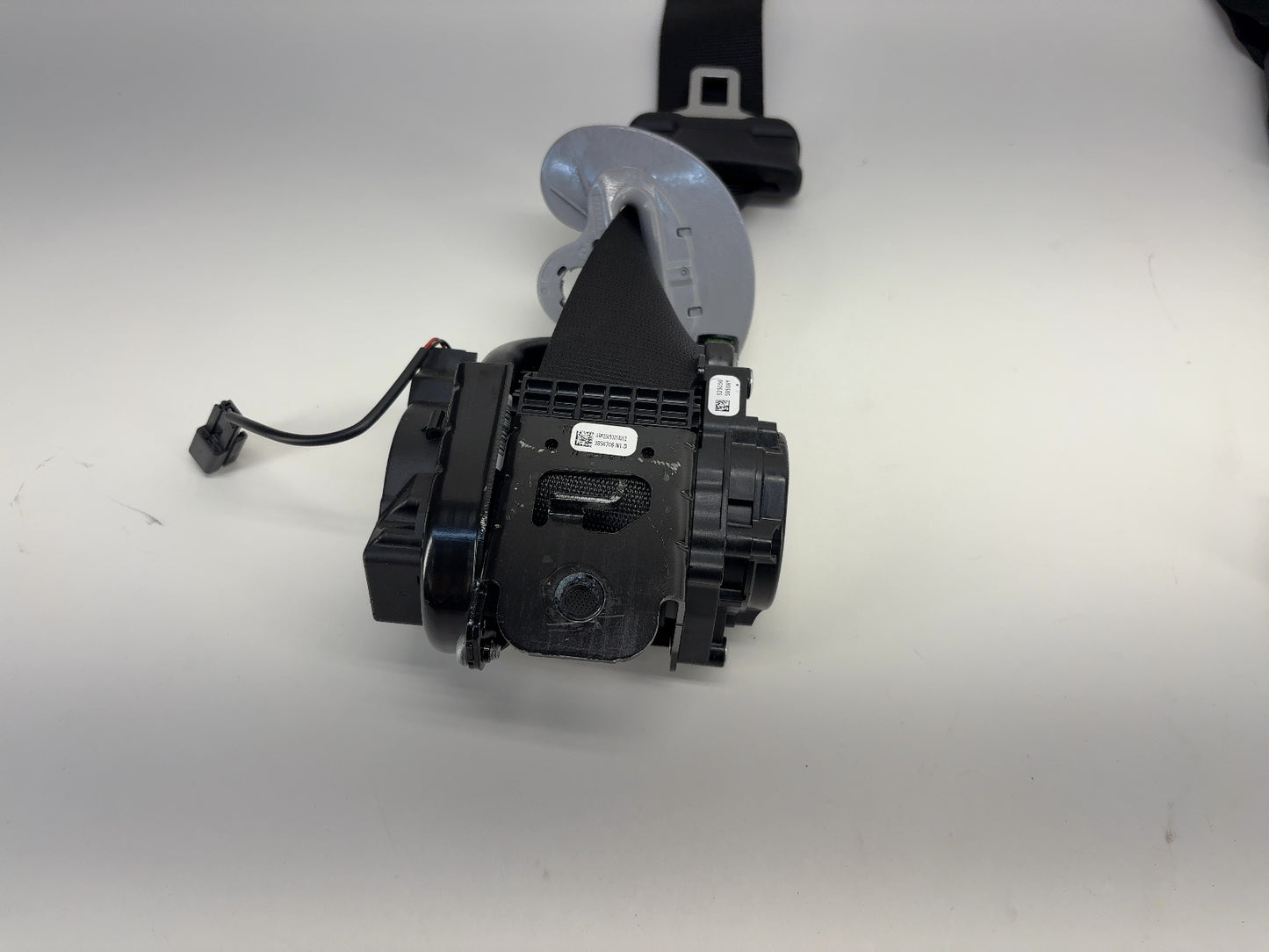 2026 Tesla Model Y Juniper Front Right Seatbelt with Pretensioner 3856706-N1-D