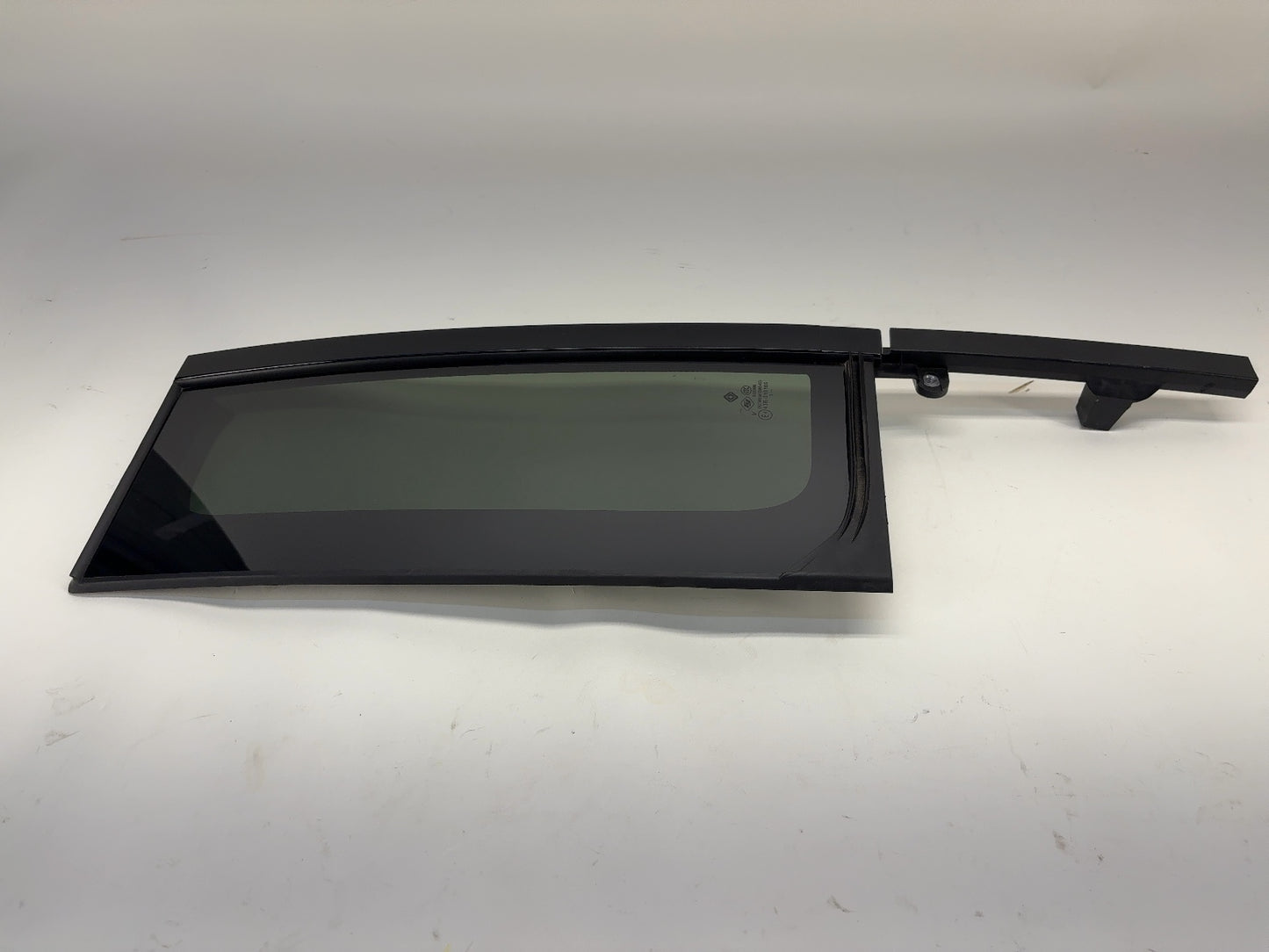 2023 Rivian R1S Rear Right Door Corner Glass PT00013705-H