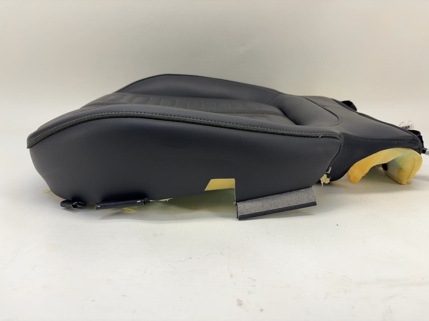 2024 Rivian R1S Front Right Lower Cushion PT00779756-C