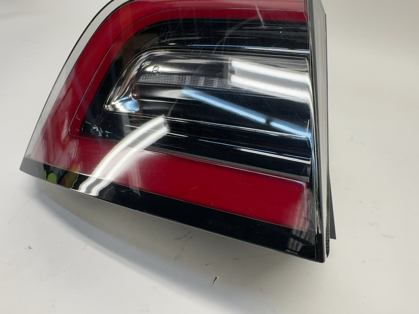 2020 Tesla Model 3 Rear Left Tail Light Lamp Quarter Mounted 1077397-00-F