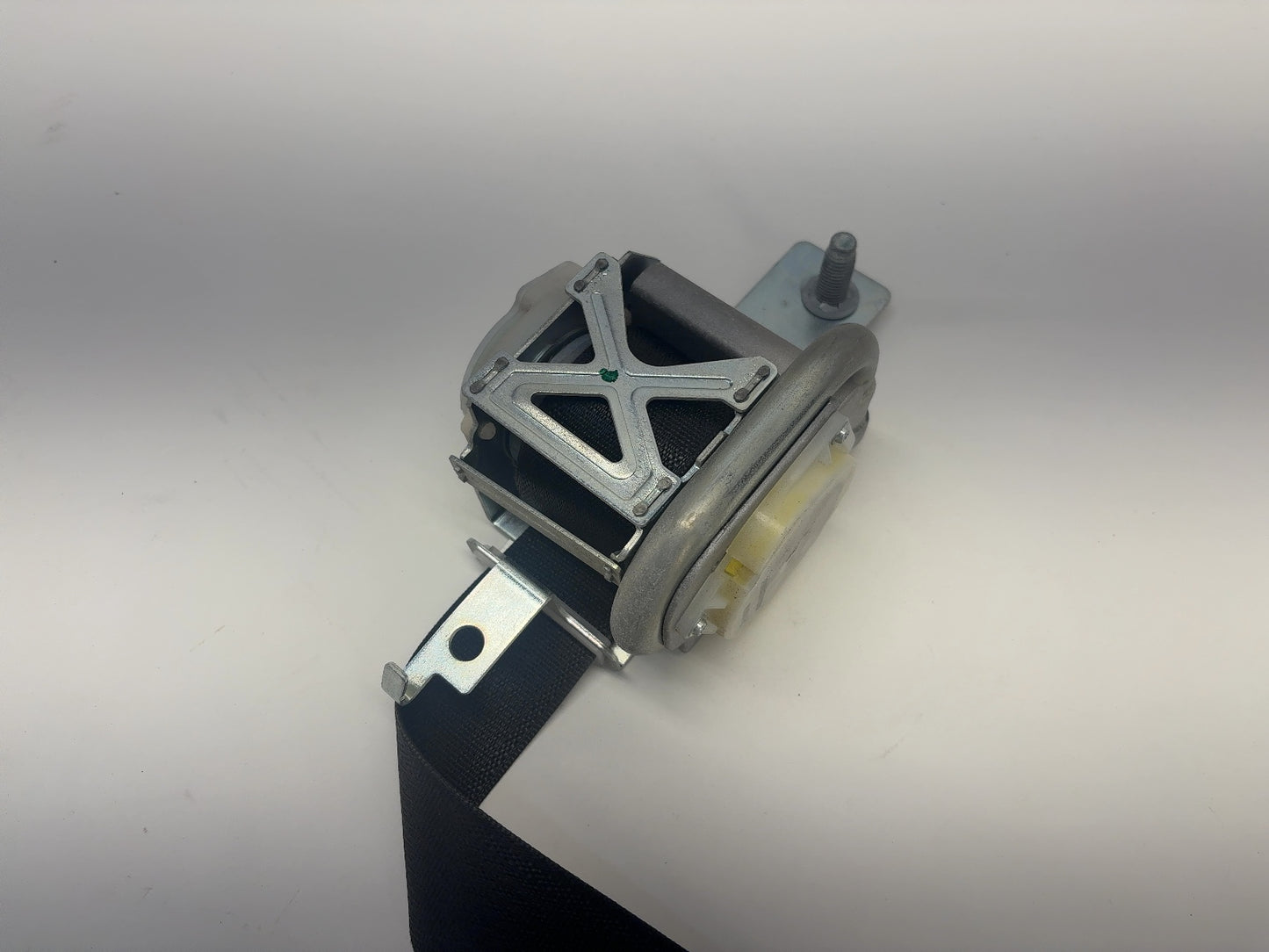 2014-2015 Tesla Model S Front Right Seatbelt With Pretensioner 1048259-02-A