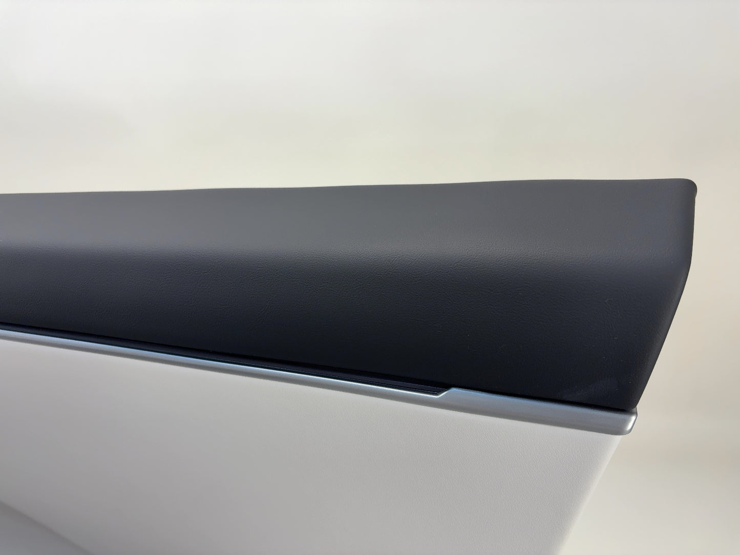 2025 Tesla Model 3 Highland Front Right Door Panel 1776742-20-E