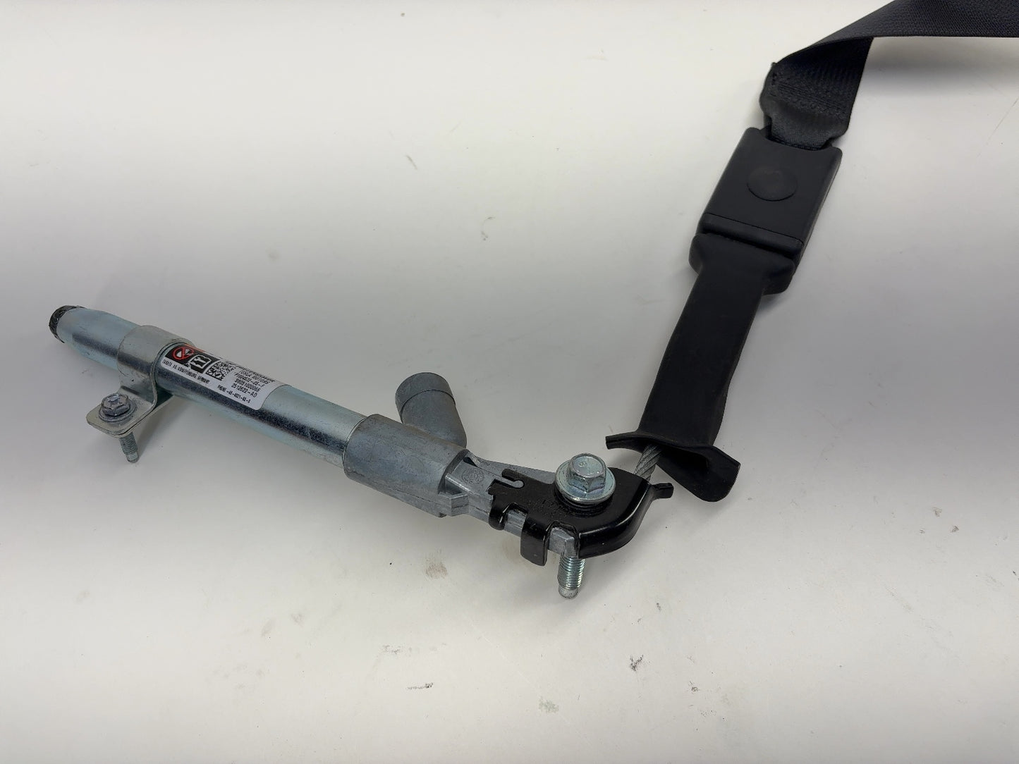 2017-2018 Tesla Model X Front Right Seatbelt w Pretensioner 1036738-05-D