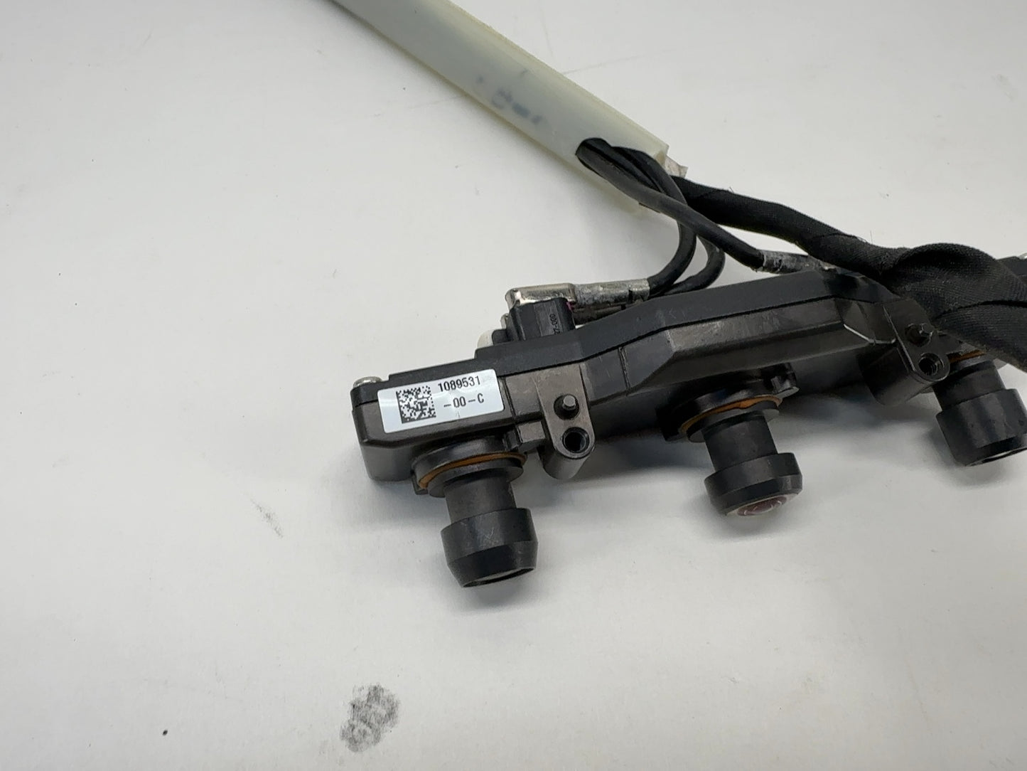 2017 Tesla Model X Forward Facing Triple Camera 1089531-00-C