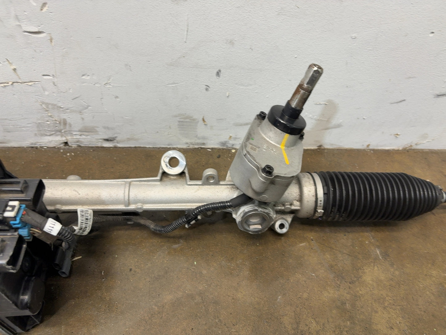 2018-2019 Tesla Model 3 Steering Rack Without Tie Rods 1044831-25-D