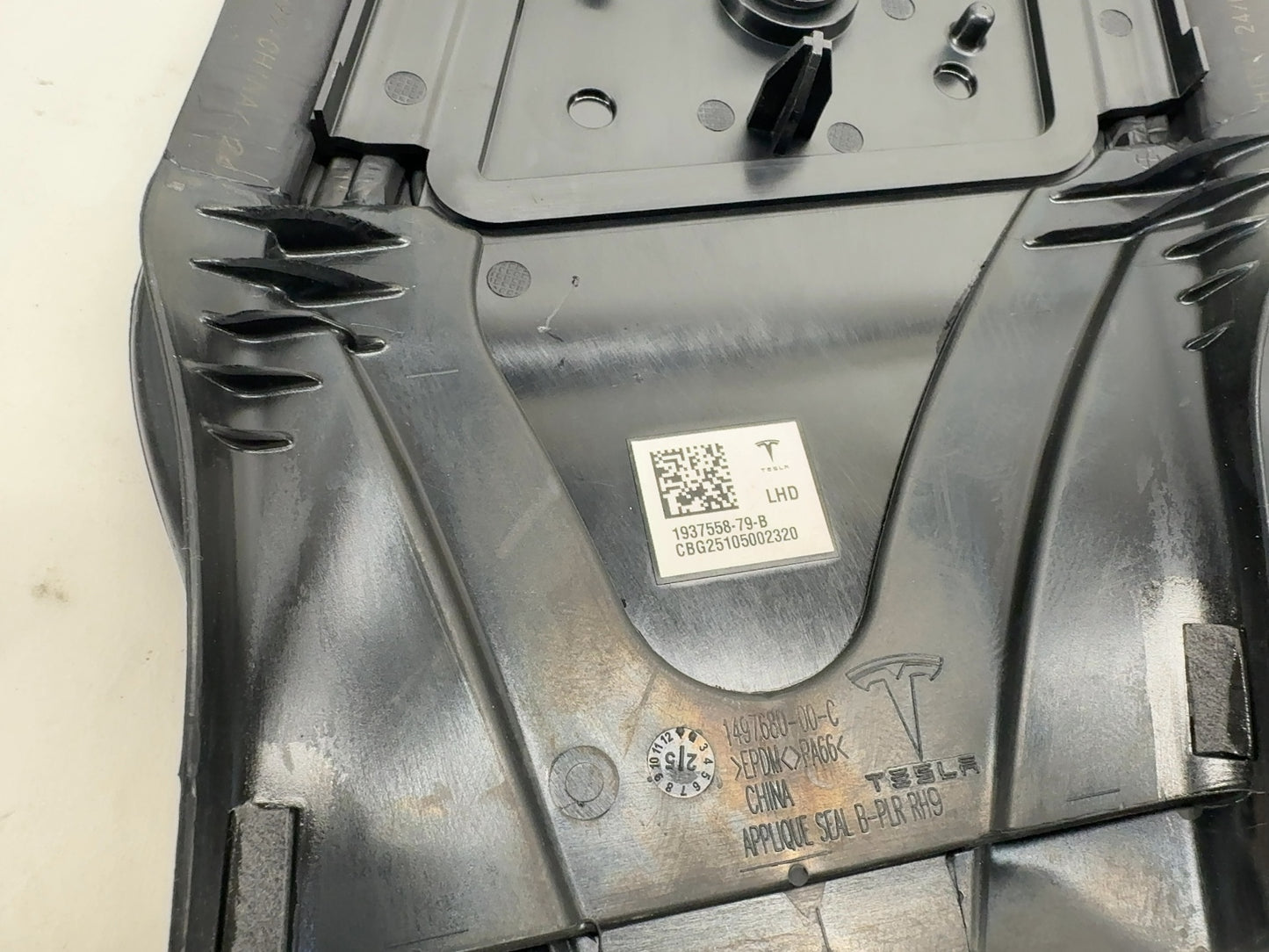 2026 Tesla Model Y Juniper B Pillar Glass With Camera Right 1937558-79-B