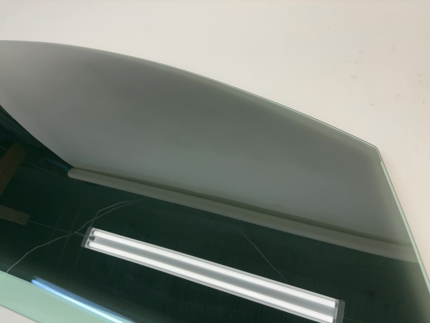 2018-2020 Tesla Model X Front Right Door Glass 1028823-00-J