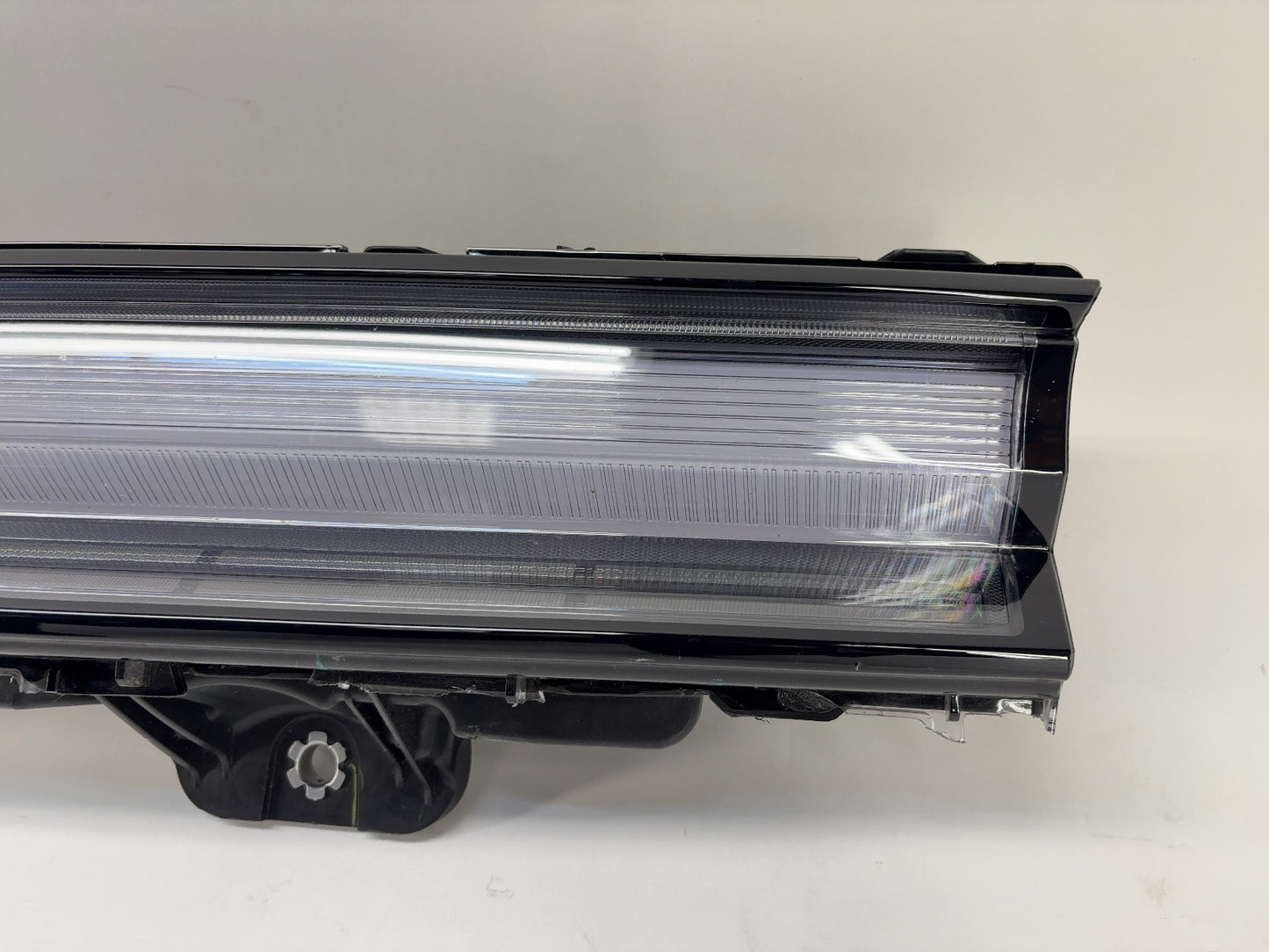 2025 Rivian R1S R1T Center Headlamp PT00252562-D