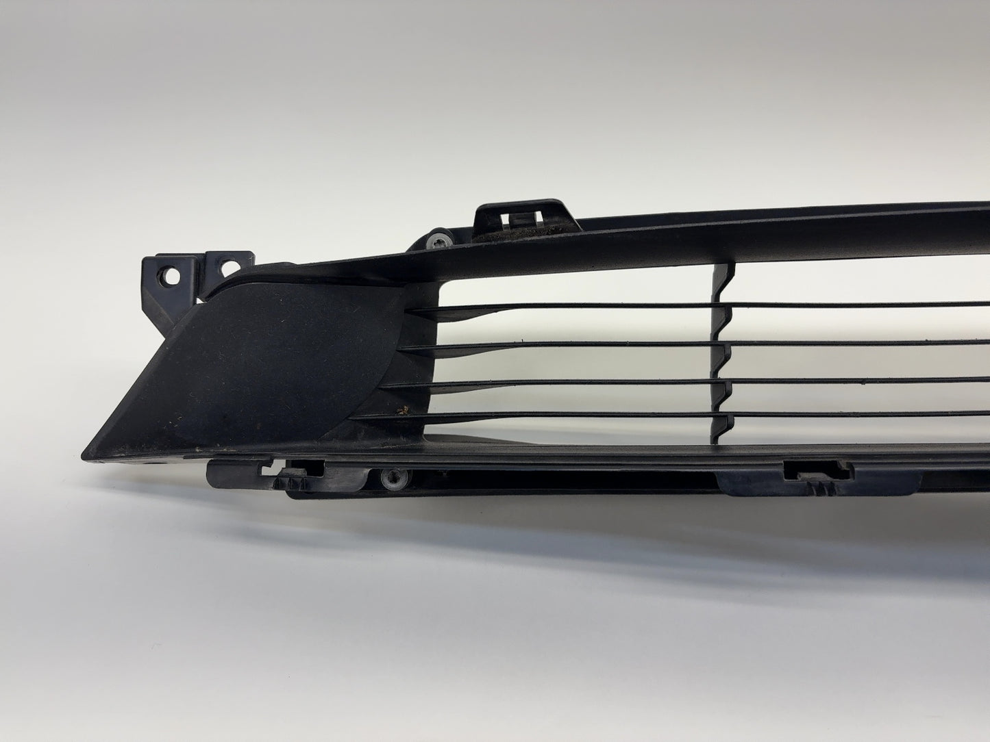 2019 Tesla Model X Front Panel Lower Closing Fascia Note* 1047740-00-H
